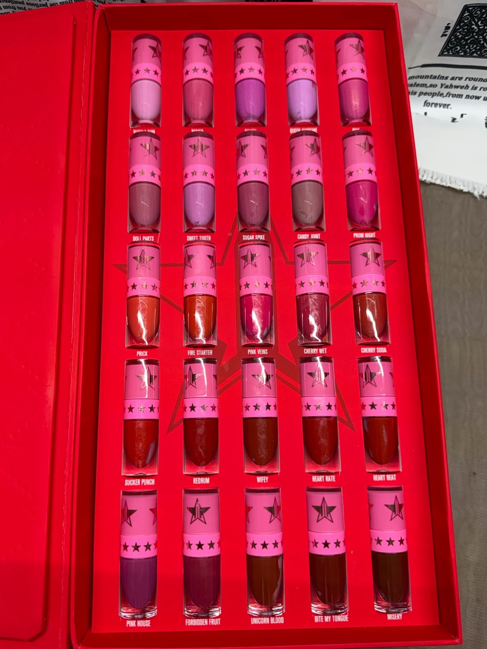 New Jeffree Star Red Vault - Picture 8 of 8